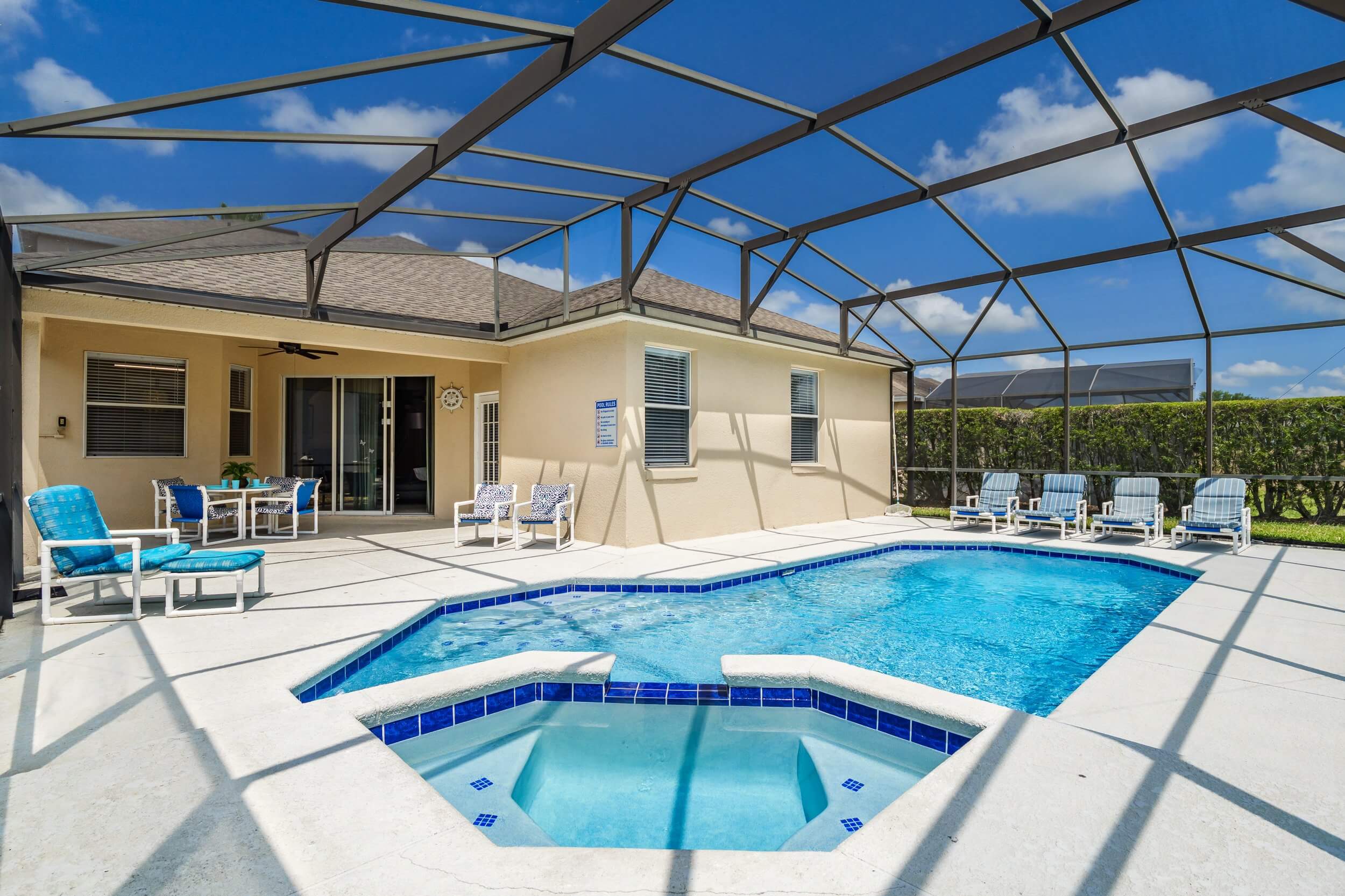 328MD - Modern | 5 Bed | 4 Bath | Calabay Parc | Pool/Spa
