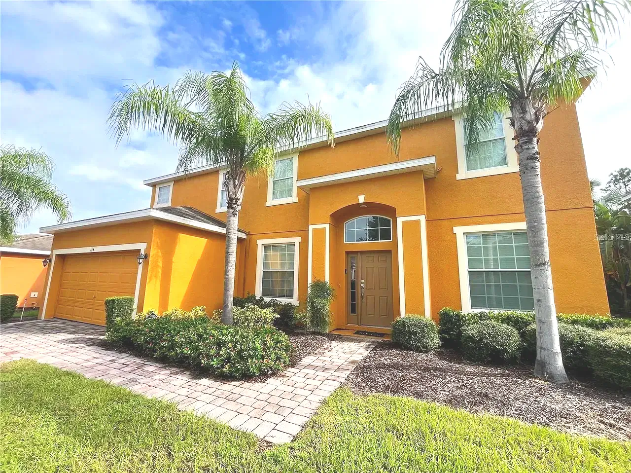 469WS - Fabulous Large 6 bed Home with Extended Pool Deck