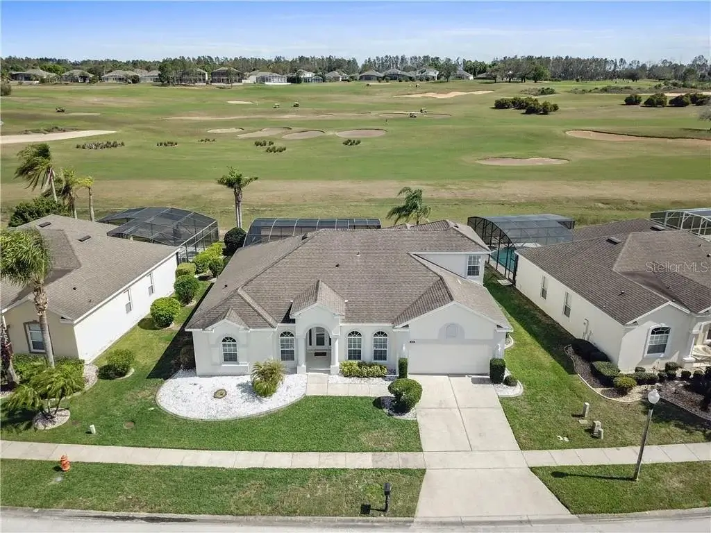 596PD - 5 Bed, 3 Bath Modern Villa with Spacious Pool Deck