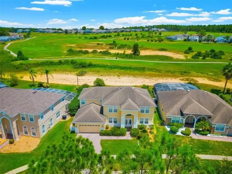 Orlando villa and surrounding community